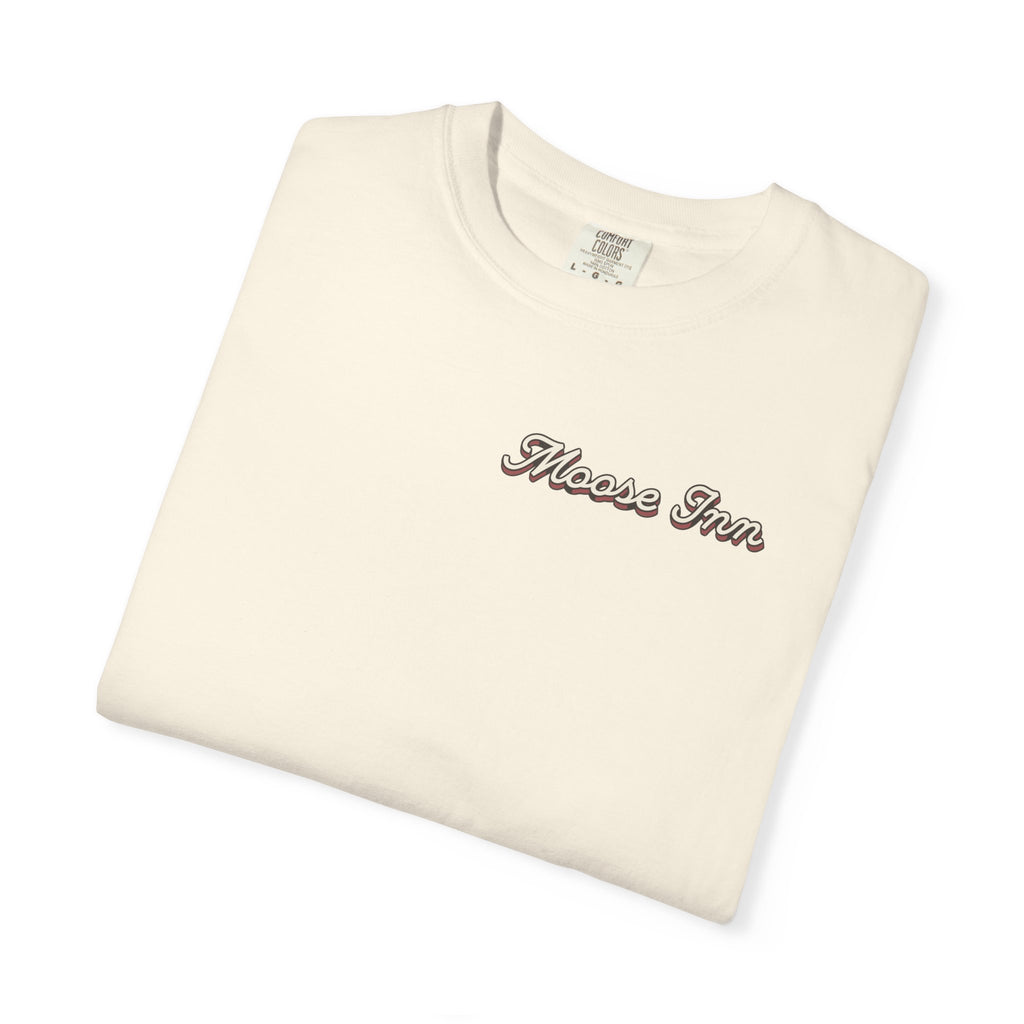 Moose Inn Welcome T-Shirt — Retro Dachshund Cabin Tee